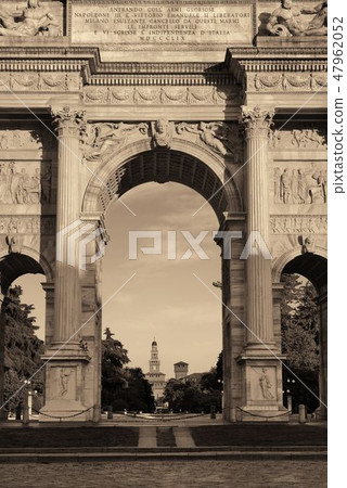 Arch of Peace Milan closeup Arch of Peace Milan closeup 47962052