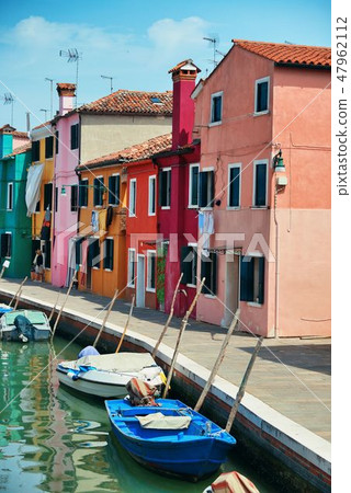 Colorful Burano canal Colorful Burano canal 47962112
