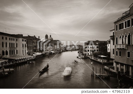 Venice grand canal 47962319