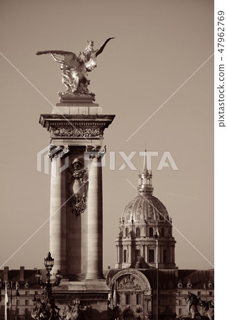 Alexandre III bridge 47962769