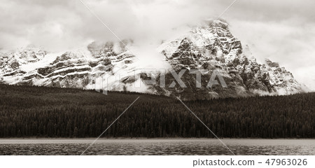Bow Lake Bow Lake 47963026
