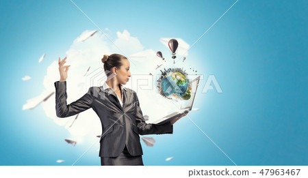 Woman IT manager 47963467
