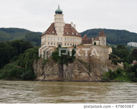 Shaneview Hell Castle first encounters the Buffalo Canyon Cruise Castle 47965067