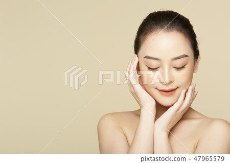 Women beauty 47965579