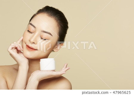 Women beauty 47965625