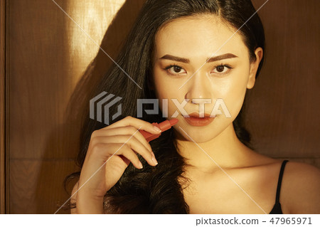 Women beauty 47965971