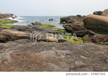 view of Yehliu Geopark. It is a cape in the town view of Yehliu Geopark. It is a cape in the town 47967381