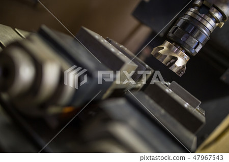 Cutting with machining center Cutting with machining center 47967543