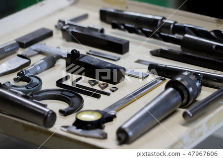 用於車床加工的測量儀器和工具 用於車床加工的測量儀器和工具 47967606
