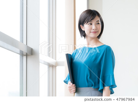 young woman young woman 47967984
