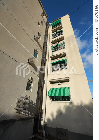 Apartment complex 47970166