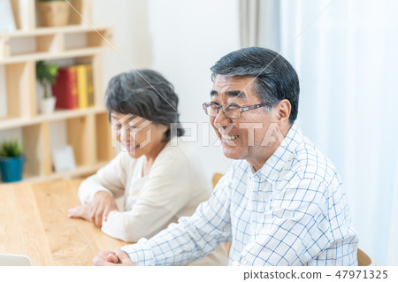 資深夫婦諮詢保險報廢翻新 資深夫婦諮詢保險報廢翻新 47971325