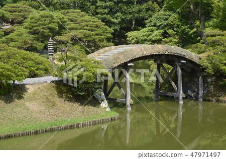Wataru bridge to the Katsura Rikyu garden forest Wataru bridge to the Katsura Rikyu garden forest 47971497