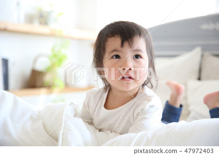 2 year old girl 2 year old girl 47972403