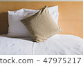 bedroom  47975217