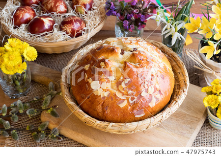 Mazanec, traditional Czech Easter pastry Mazanec, traditional Czech Easter pastry 47975743