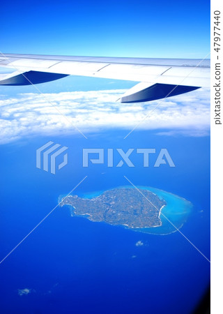 Yoron Island and the wing of the plane 47977440