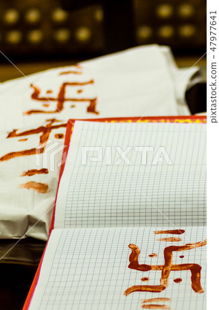 The swastika, a geometrical figure The swastika, a geometrical figure 47977641