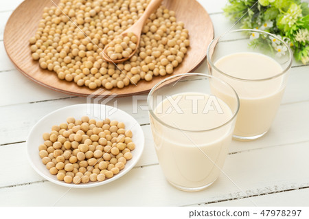 Soy milk Soy milk 47978297