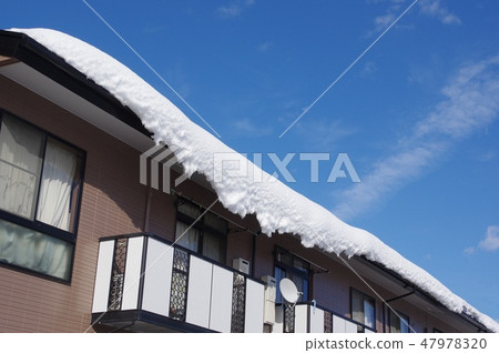 Snowfall of the roof snow roof 47978320