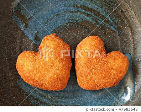 Heart shaped croquette Heart shaped croquette 47983648