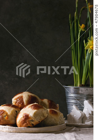 Easter hot cross buns 47984678