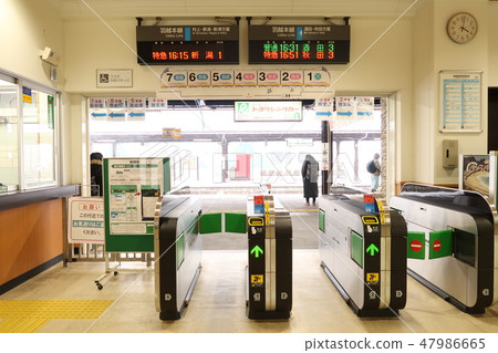 Night platform Night platform 47986665