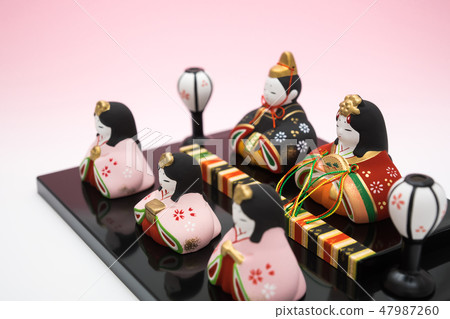 A doll A doll 47987260