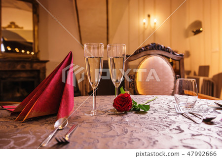 valentines day background with roses and champagne 47992666