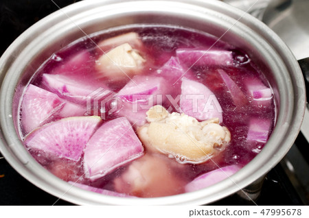 Simulated scarlet radish and pork feet Simulated scarlet radish and pork feet 47995678