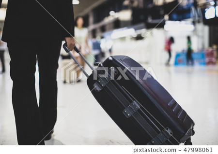 overseas business trip, airport, business man 47998061