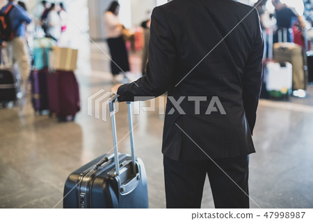 airport lobbby, business man, airport 47998987
