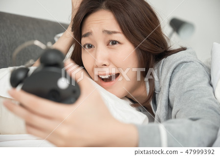 俯瞰已故女性 47999392