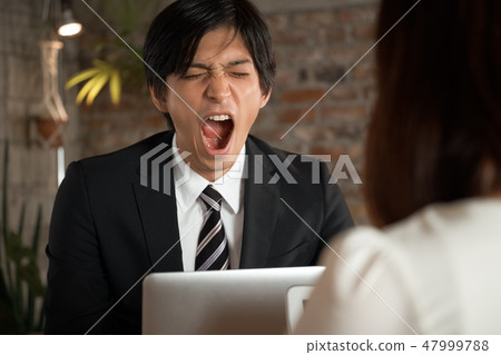Tired businessman 47999788
