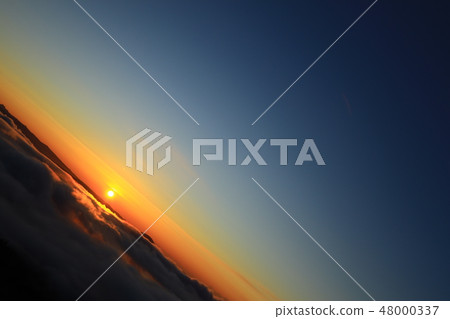 從Miotoro Pass和雲海(北海道)的日出 從Miotoro Pass和雲海(北海道)的日出 48000337