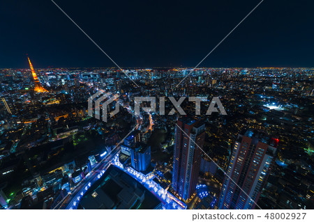 在頂上的看法的東京夜視圖寬大城市慾望 在頂上的看法的東京夜視圖寬大城市慾望 48002927