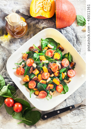 Roasted pumpkin salad with spinach Roasted pumpkin salad with spinach 48011361