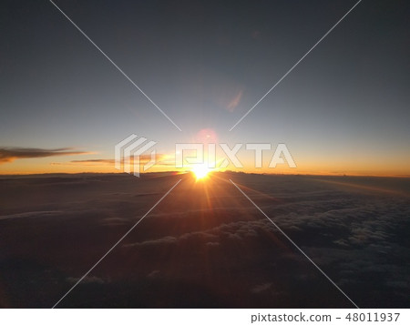 Sunset and the sea of clouds Sunset and the sea of clouds 48011937
