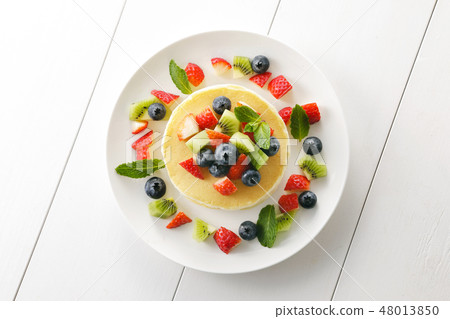 Fruit pancake 48013850
