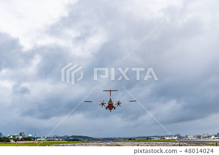 飛行天空飛行。飛行器重要的運輸工具。 飛行天空飛行。飛行器重要的運輸工具。 48014024