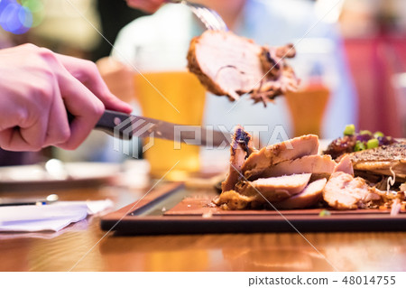 現有的豪華小河牛呼吸呼氣。開朗熱情的條款暫時浪漫晚餐。使用劍Wakako Karateki肉。 48014755