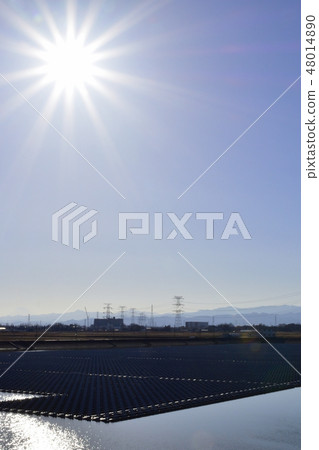 安裝在水面的太陽能發電設備 48014890