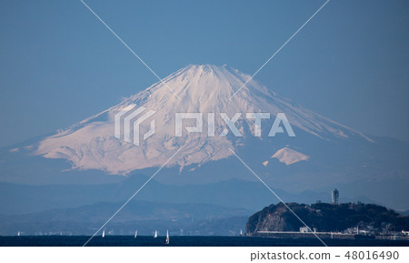 富士山與江之島(來自Zushi)的合作 富士山與江之島(來自Zushi)的合作 48016490
