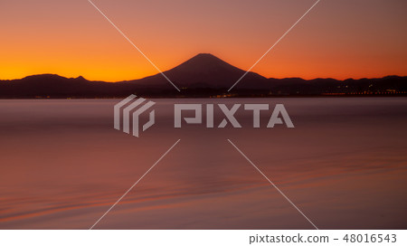 富士山在魔術時刻出現 富士山在魔術時刻出現 48016543