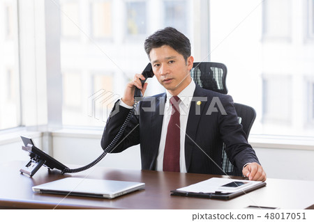 Lawyer Middle Male 48017051