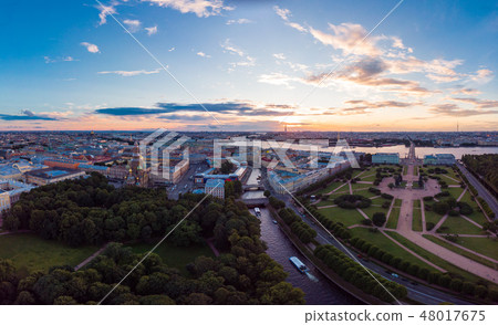 05 august 2018, SAINT-PETERSBURG Russia: beautiful Top view of historic city centre St. Petersburg 48017675