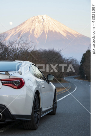 開車去富士山 48021097