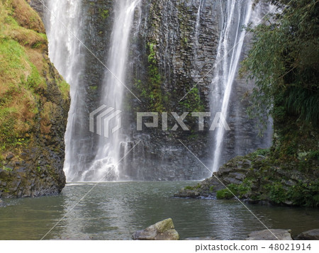 瀑布花瓶 48021914