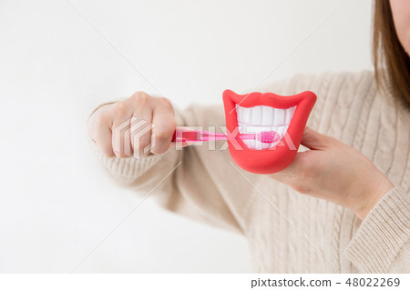 Image of toothpaste Image of toothpaste 48022269