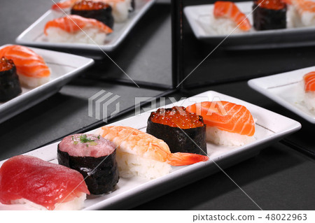 Sushi reflected in the mirror 48022963